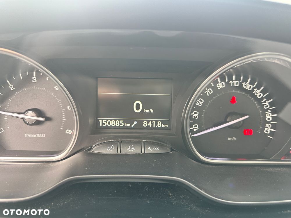 Peugeot 2008 BlueHDi 100 STOP & START Allure - 28