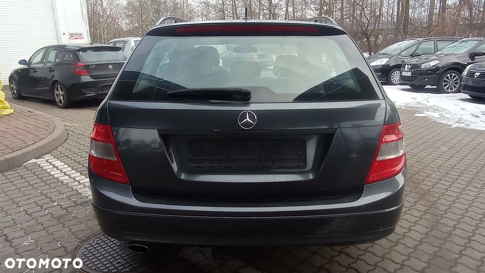Mercedes-Benz Klasa C 220 CDI DPF Automatik Avantgarde - 16