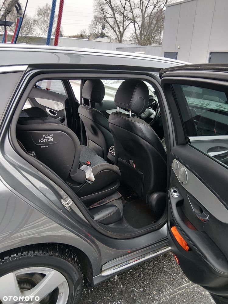 Mercedes-Benz Klasa C 250 d 4-Matic 9G-TRONIC - 26