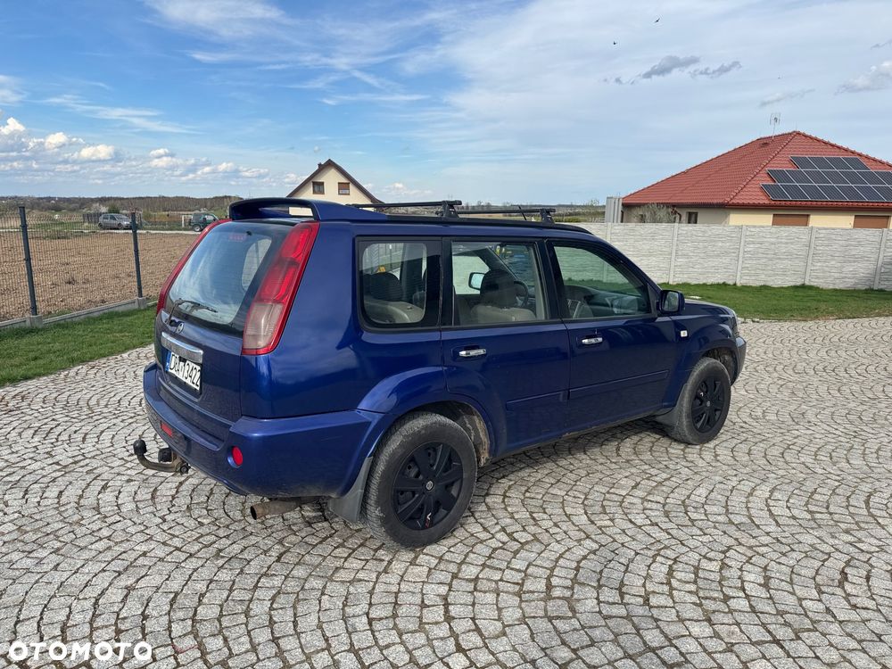 Nissan X-Trail 2.2 dCi 4x4 Elegance - 4