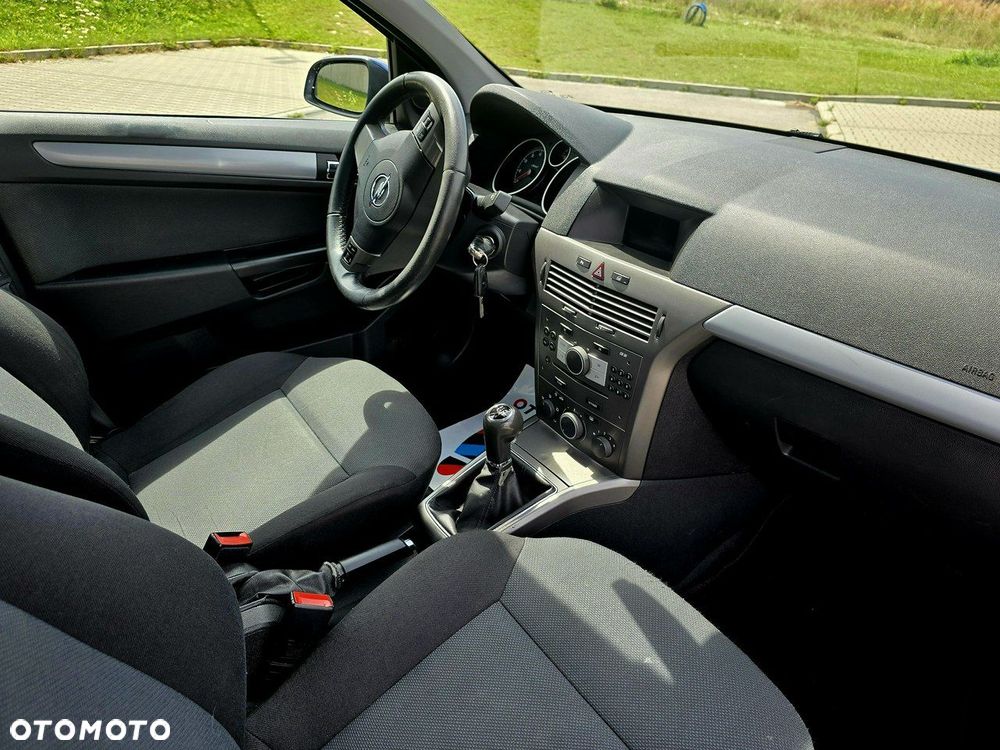 Opel Astra 1.8 Caravan Edition - 28