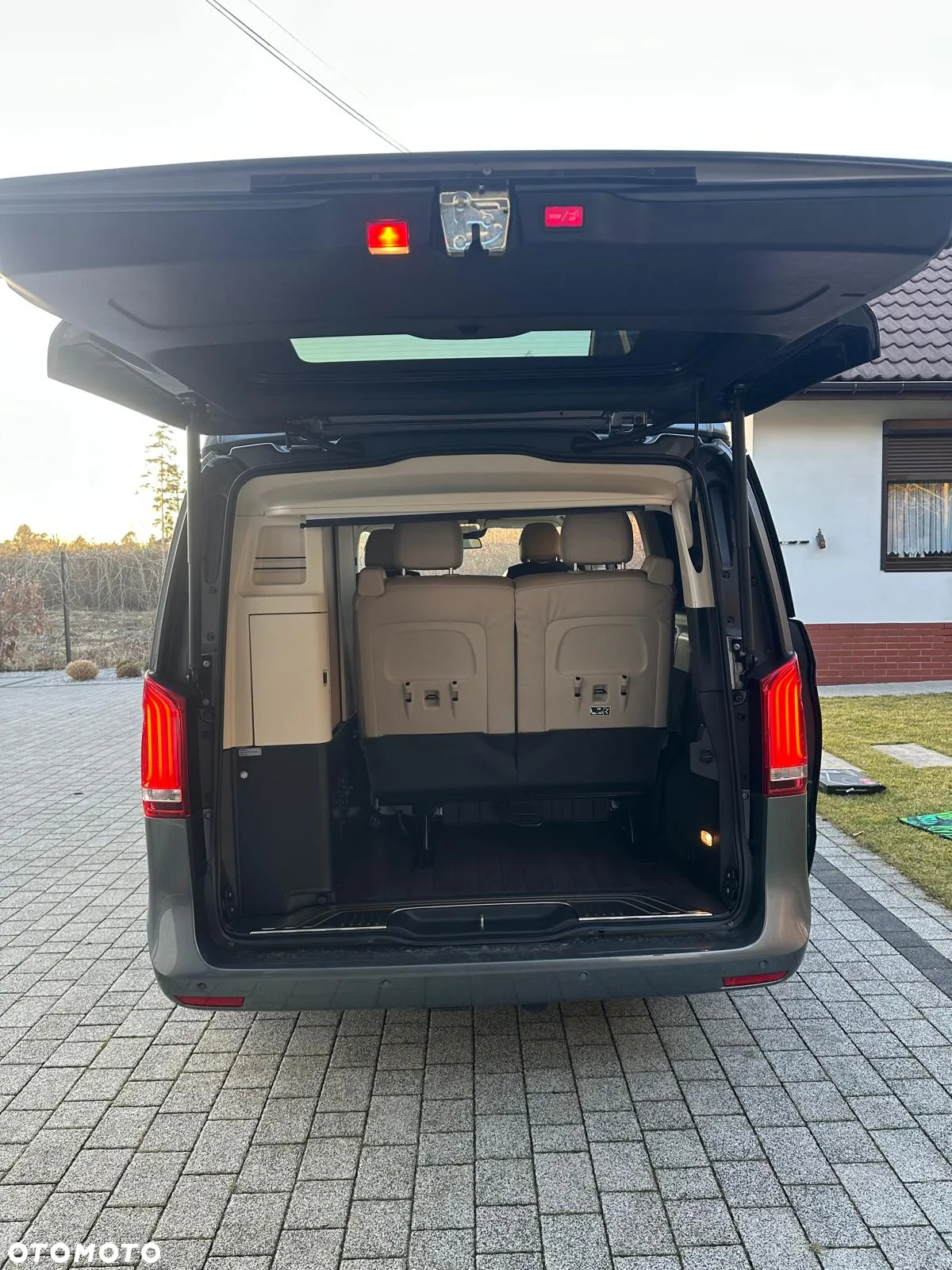 Mercedes-Benz Klasa V 300 d 4-Matic Avantgarde 9G-Tronic (d³ugi) - 8