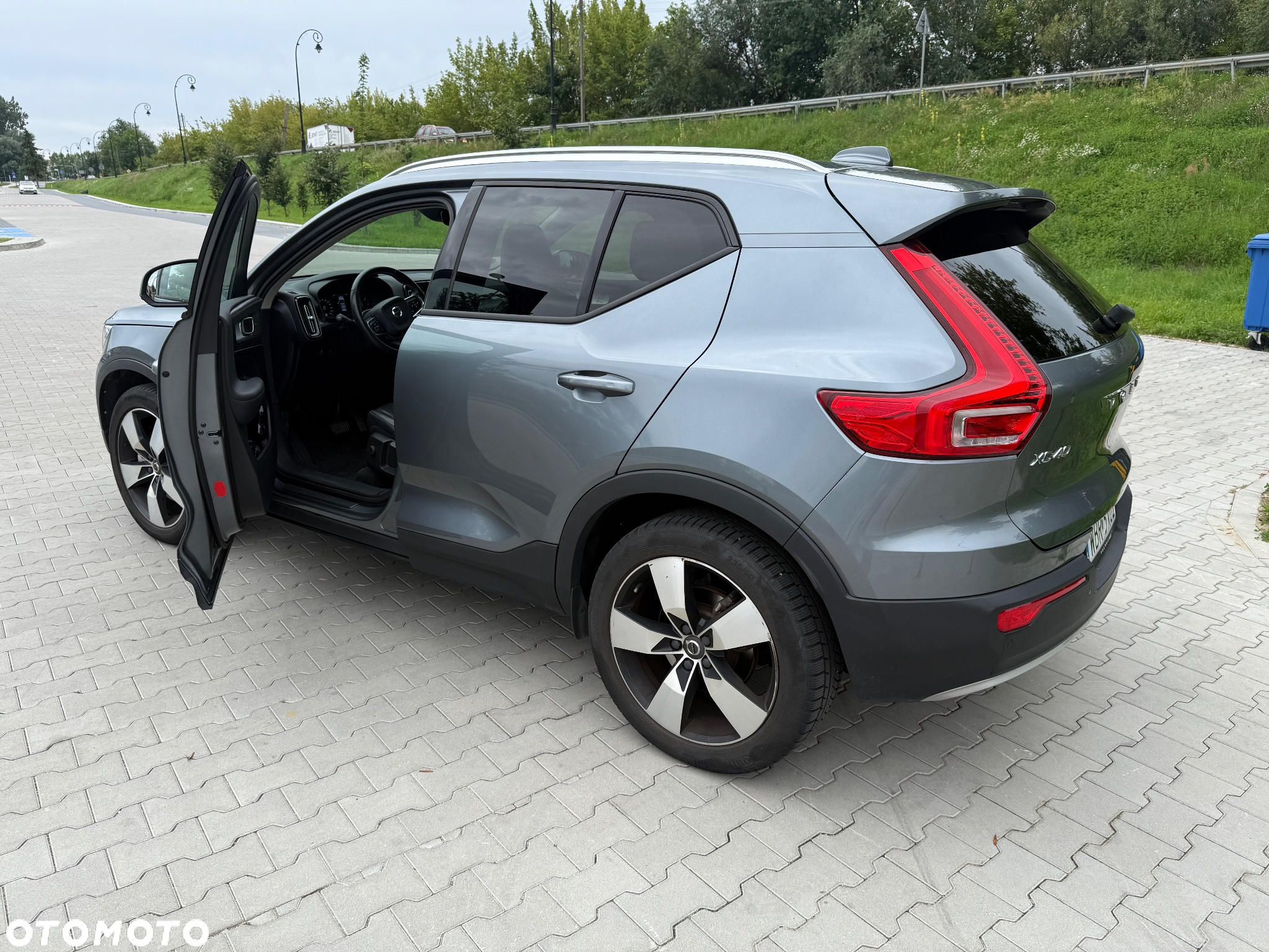 Volvo XC 40 D4 AWD Momentum - 9