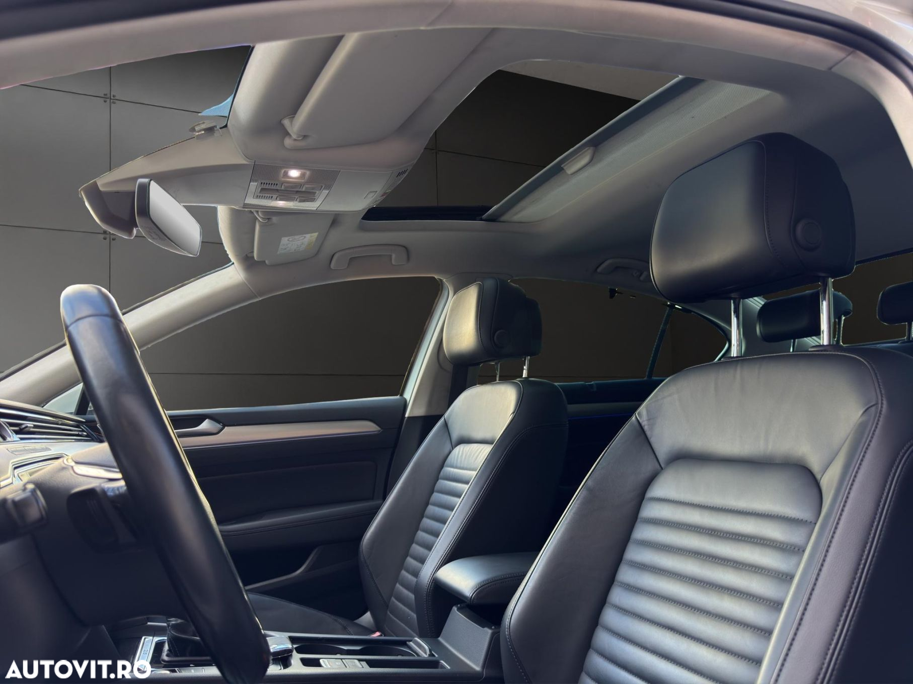 Volkswagen Passat - 12