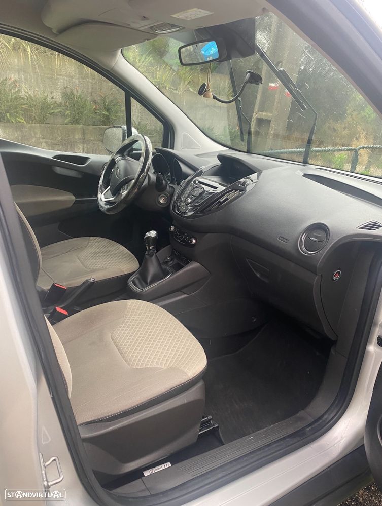 Ford Tourneo Courier - 10