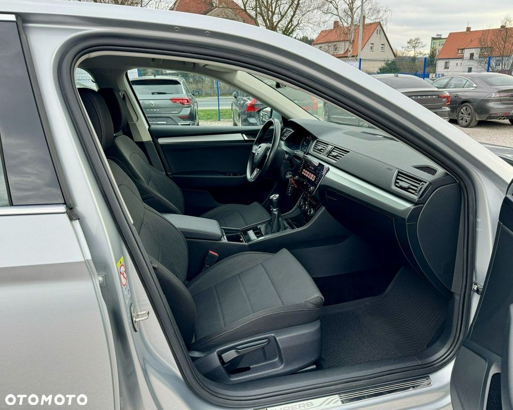 Skoda Superb 2.0 TDI SCR Ambition - 17