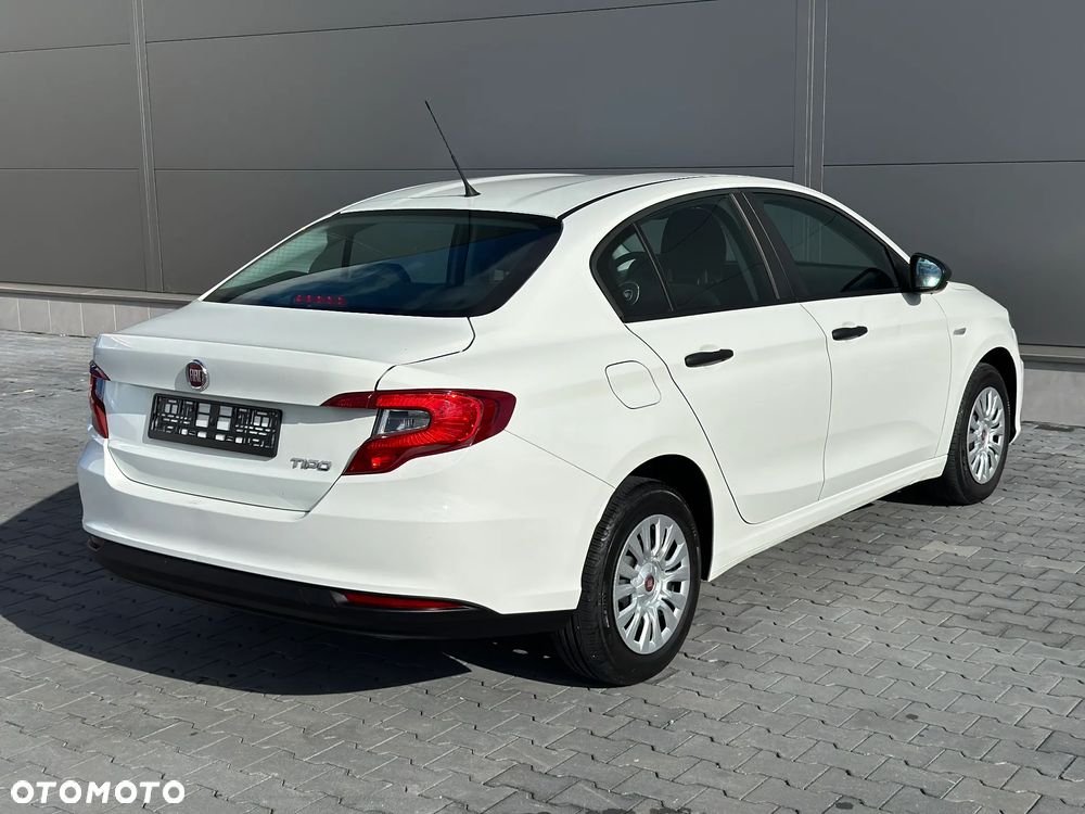 Fiat Tipo - 12