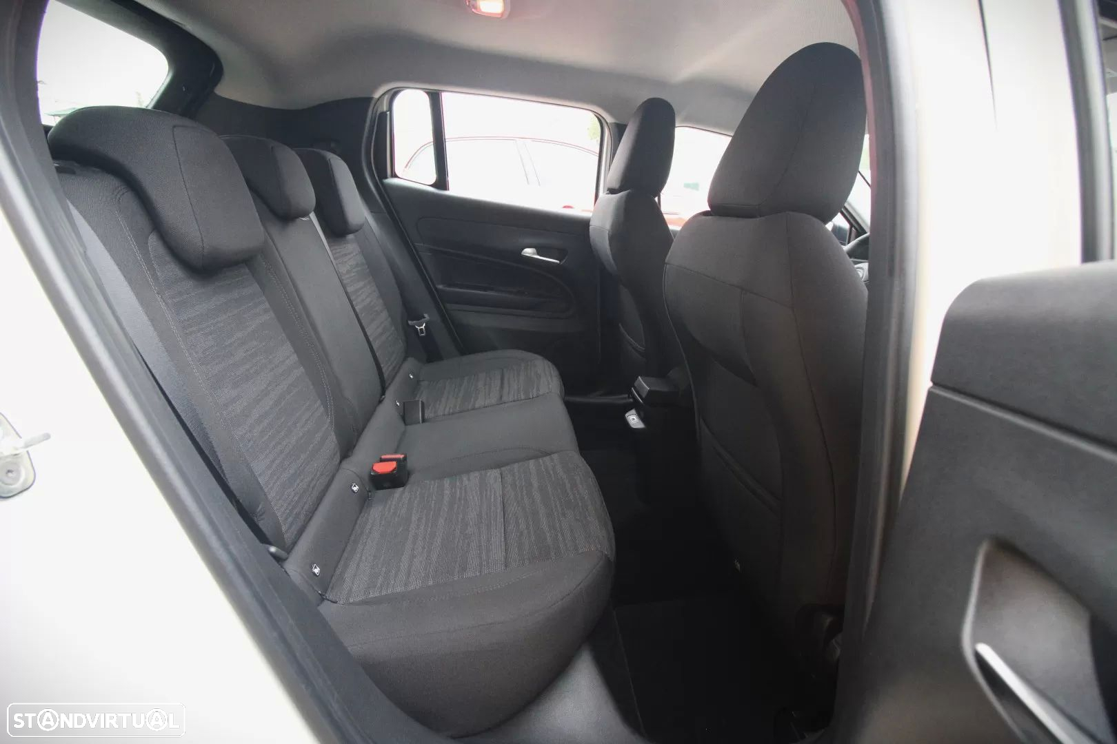 Jeep Avenger 54 kWh Longitude - 33