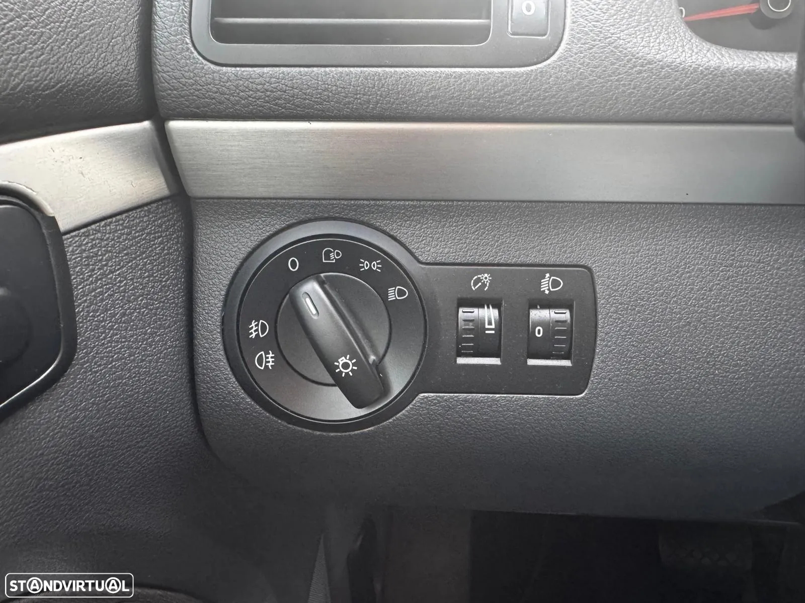 VW Touran 1.9 TDi Highline 7L DSG - 20