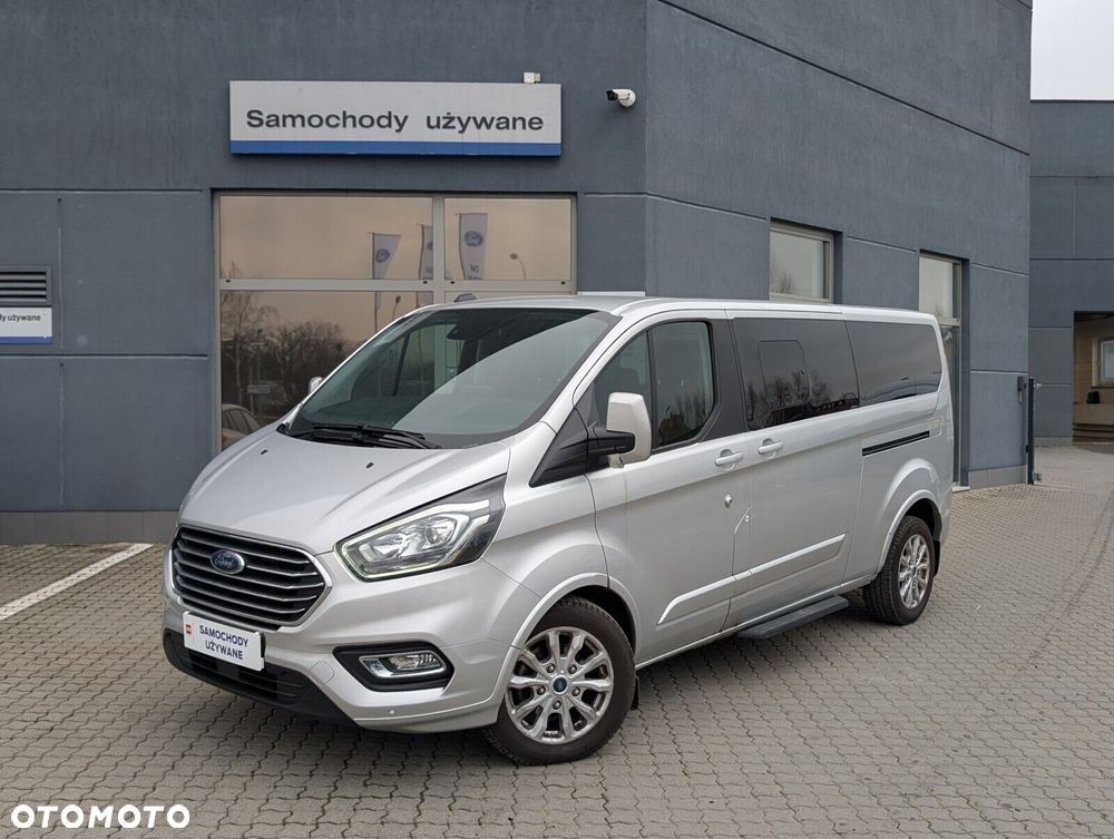 Ford Tourneo Custom - 40