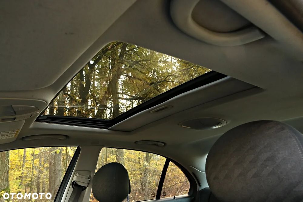 Mercedes-Benz Klasa E 220 T CDI Automatik Avantgarde - 38