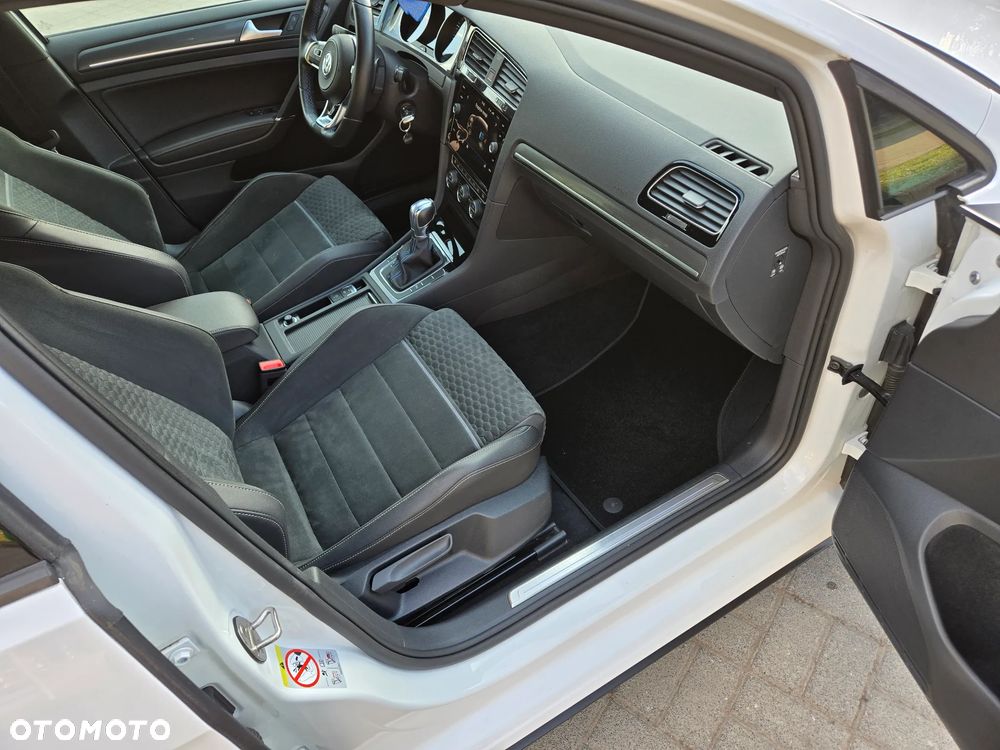 Volkswagen Golf 1.4 TSI BMT Highline DSG - 17