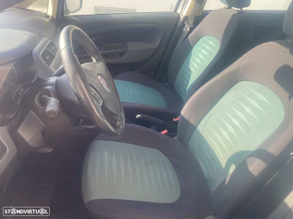 Fiat Grande Punto - 12
