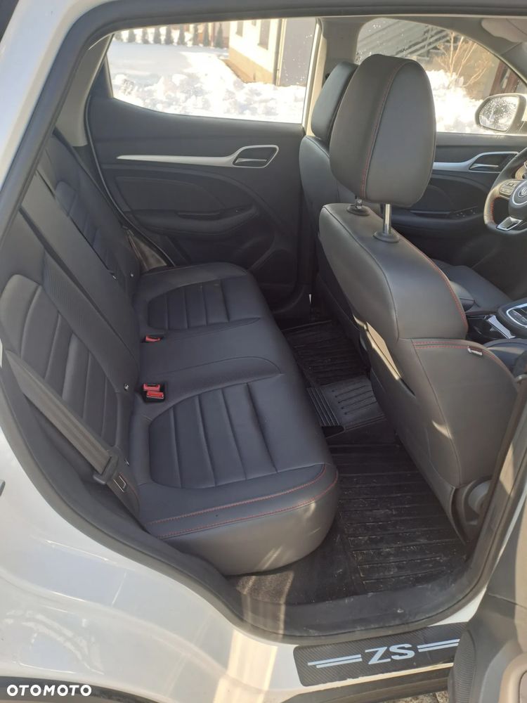 MG ZS - 6