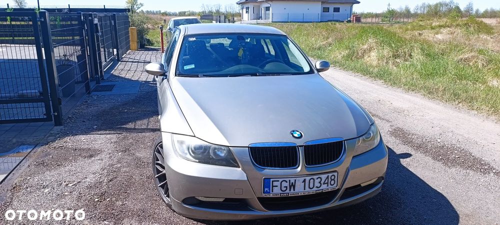 BMW Seria 3 318i - 1