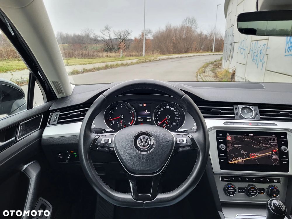 Volkswagen Passat - 12