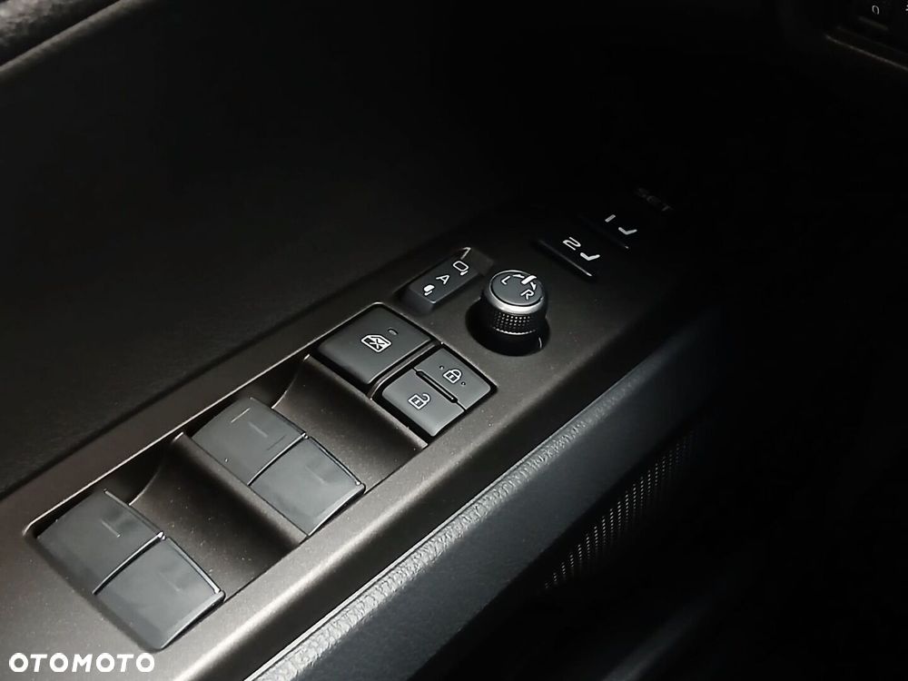 Toyota Camry - 28