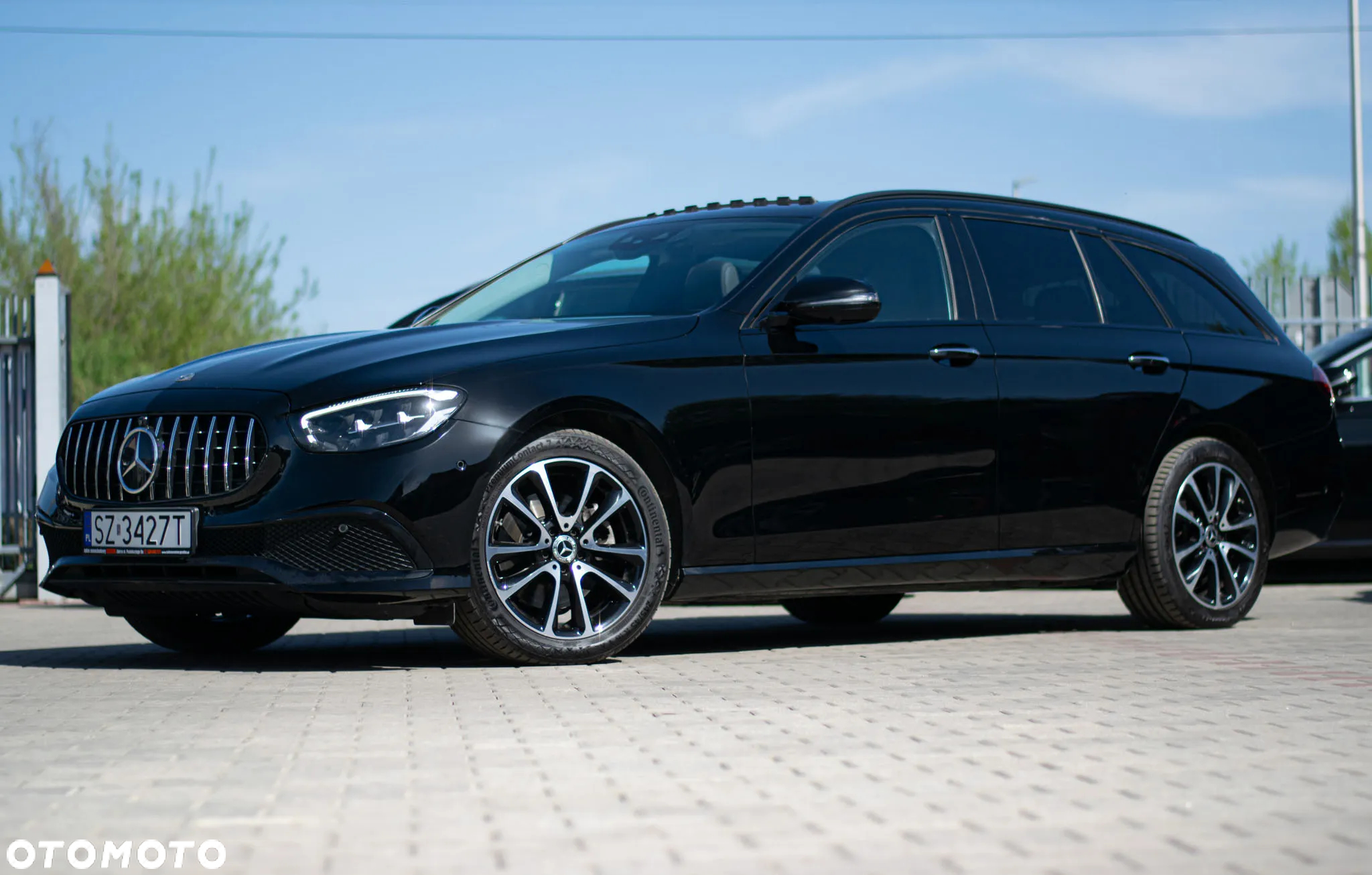Mercedes-Benz Klasa E 220 d 4Matic T 9G-TRONIC Avantgarde - 30