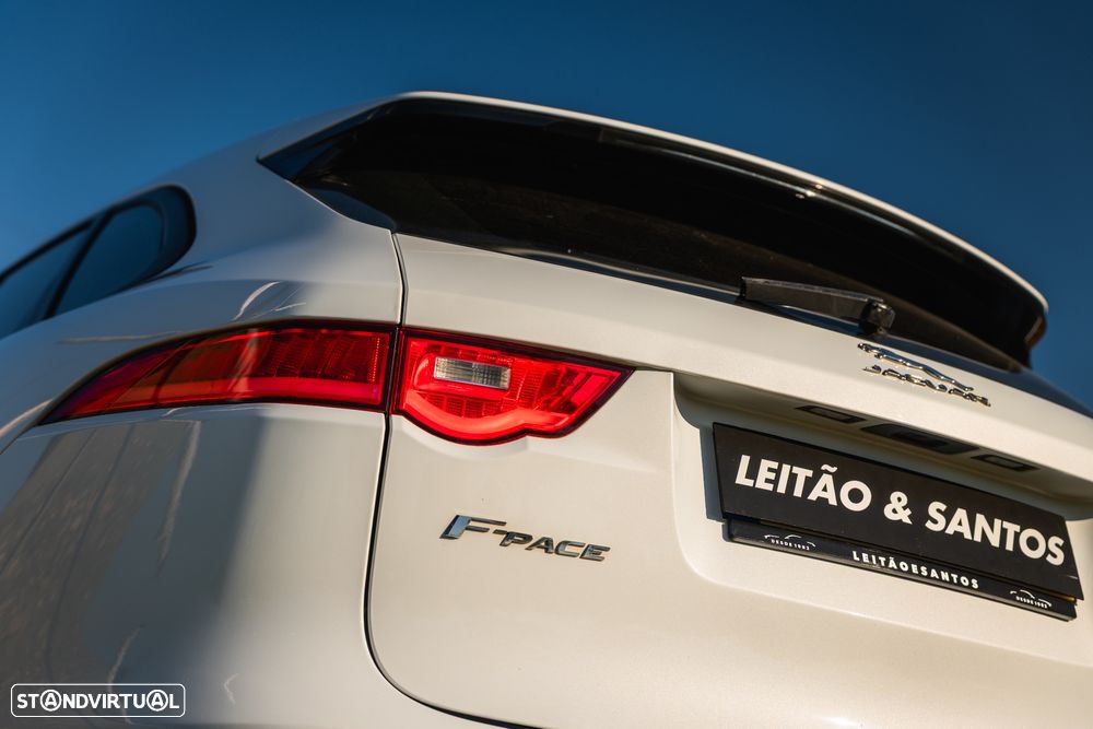 Jaguar F-Pace 2.0 i4D Pure - 43