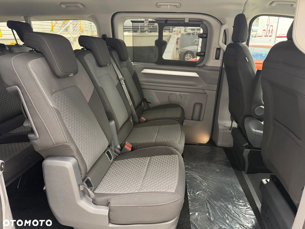 Volkswagen Caravelle - 17