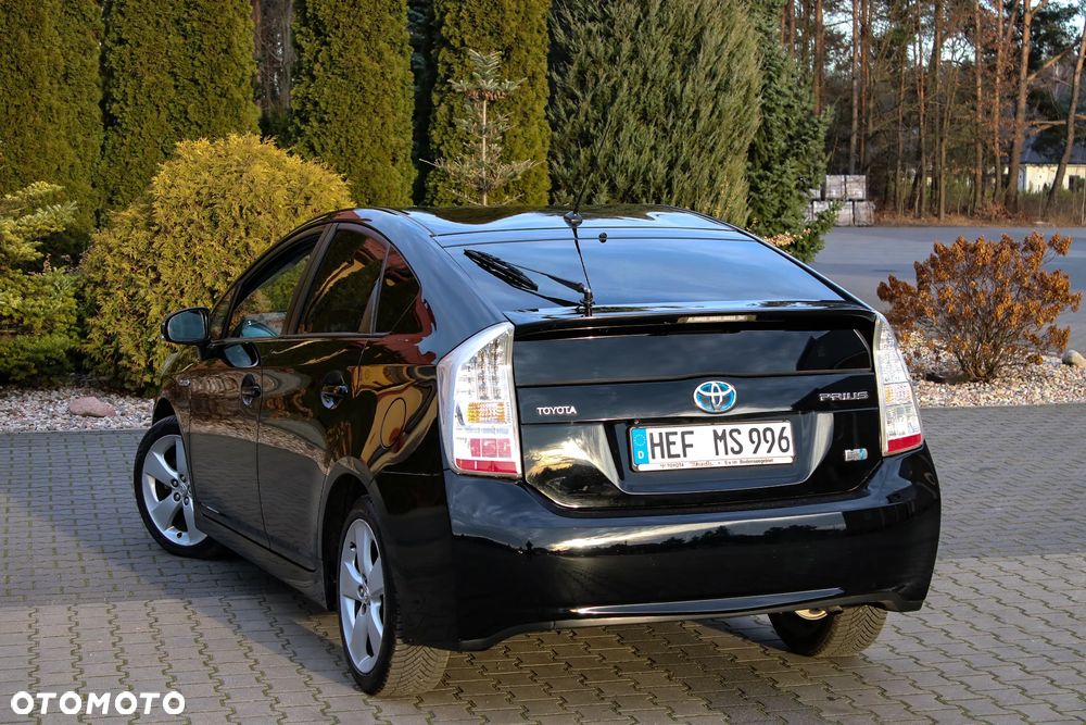 Toyota Prius (Hybrid) Executive - 7