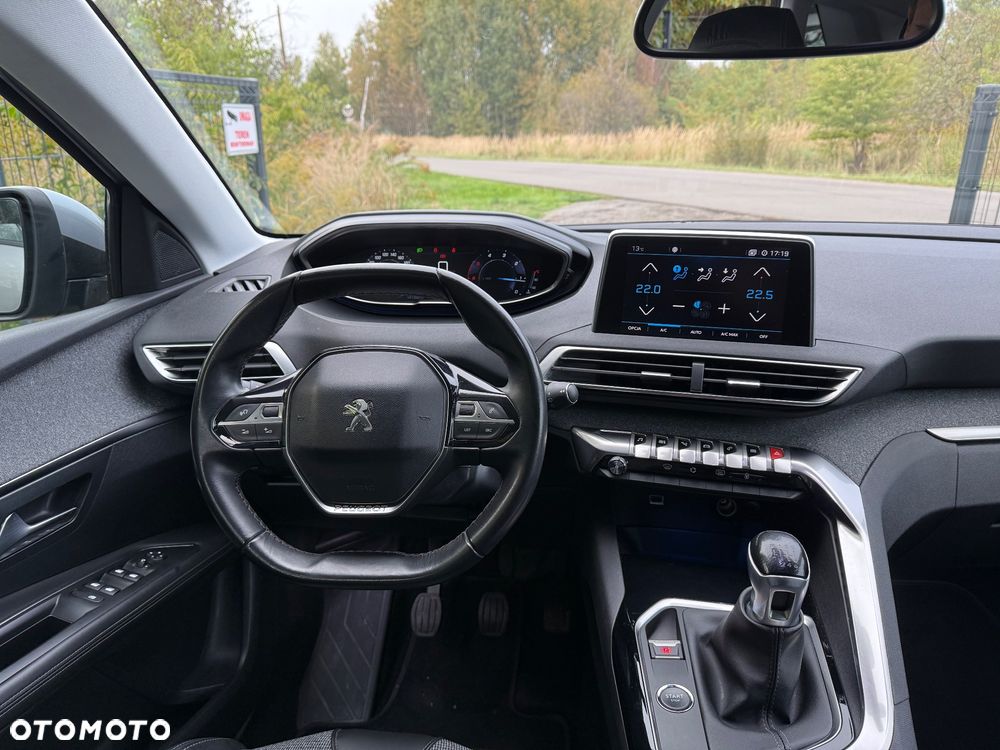 Peugeot 3008 1.5 BlueHDi Allure S&S - 18