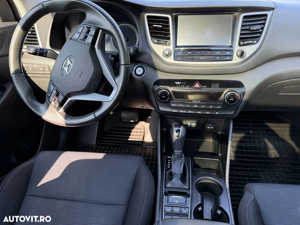 Hyundai Tucson 2.0 CRDI 4WD 6AT Style - 17