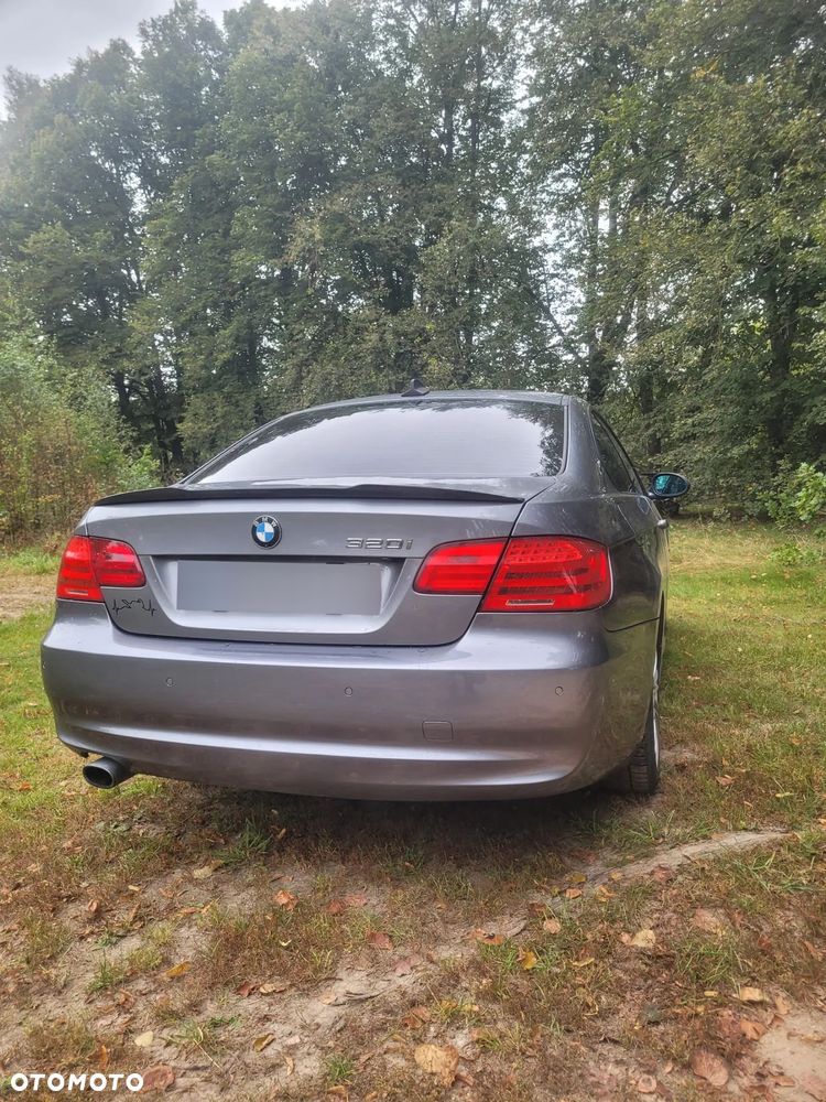 BMW Seria 3 320i - 11