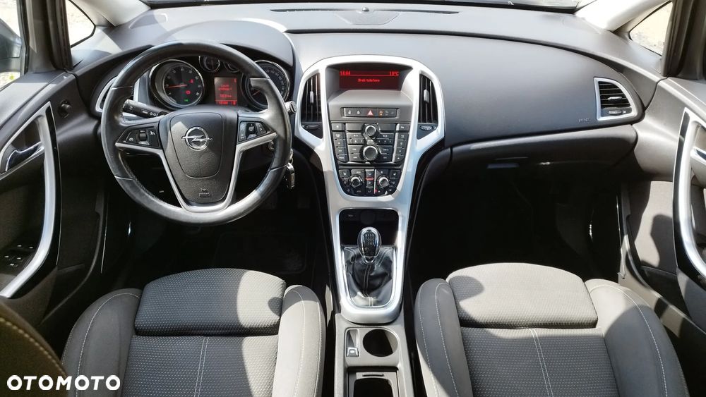 Opel Astra 1.4 T Cosmo - 25