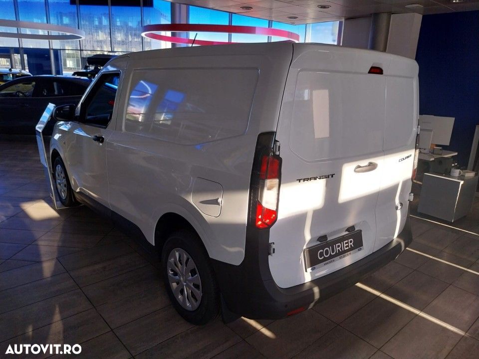 Ford Transit Courier - 4