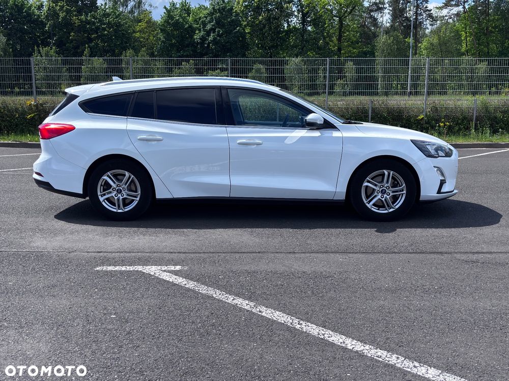 Ford Focus 1.0 EcoBoost Start-Stopp-System COOL&CONNECT DESIGN - 4