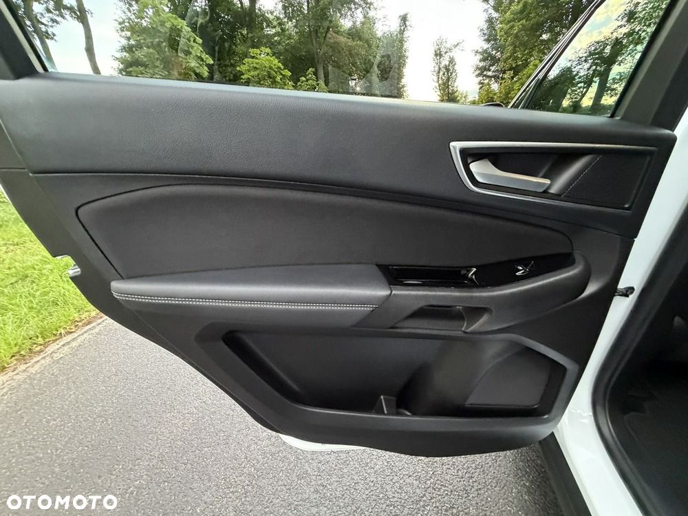 Ford Galaxy - 22