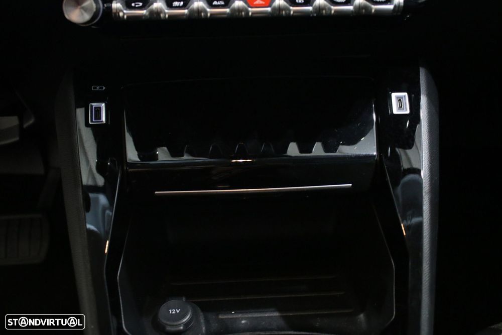Peugeot 208 1.2 Hybrid Allure e-DCS6 - 27