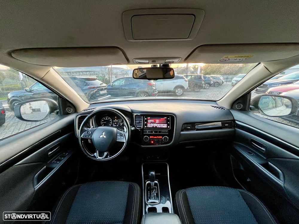 Mitsubishi Outlander 2.0 Kaiteki CVT - 17