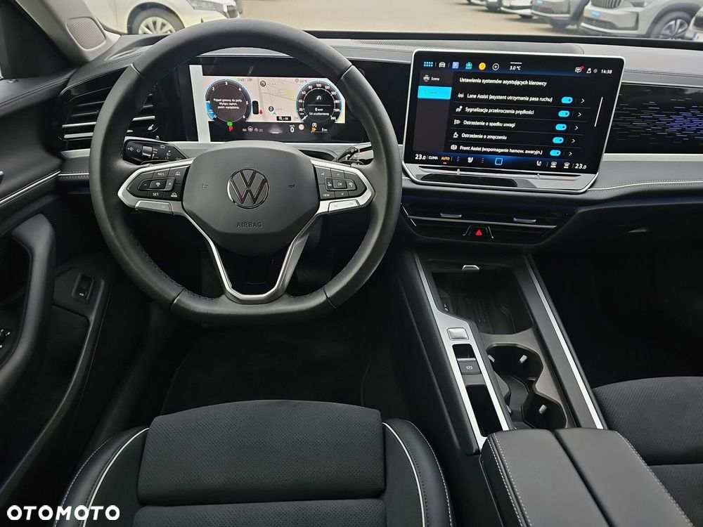 Volkswagen Passat - 11