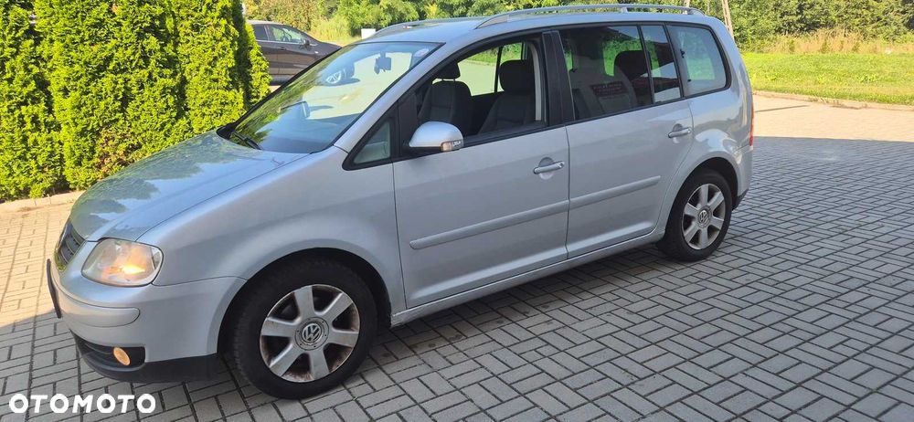 Volkswagen Touran - 1