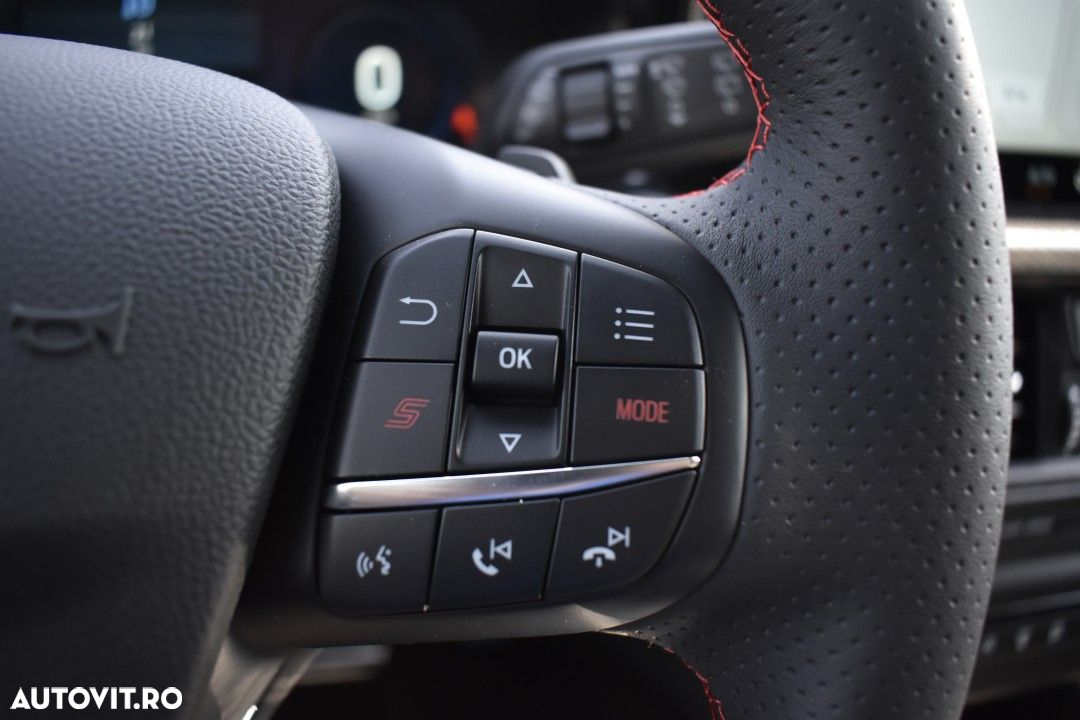 Ford Focus 2.3 Ecoboost ST X - 36