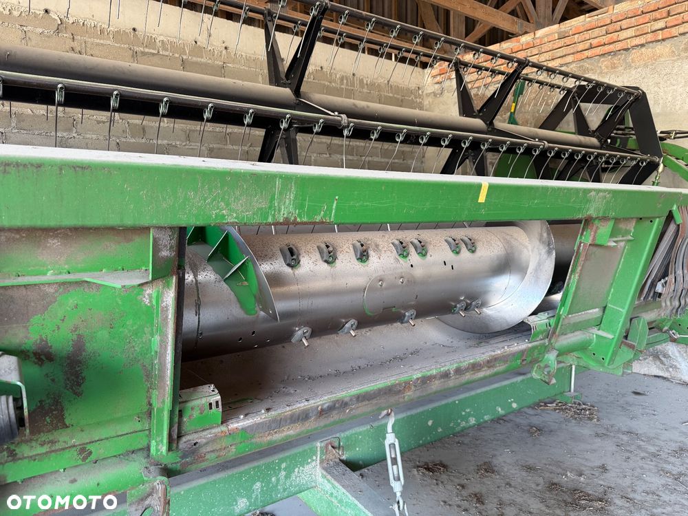 John Deere W650 - 13