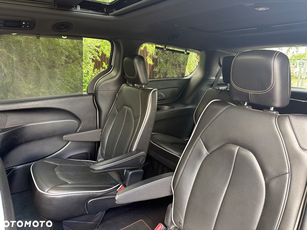 Chrysler Pacifica - 13
