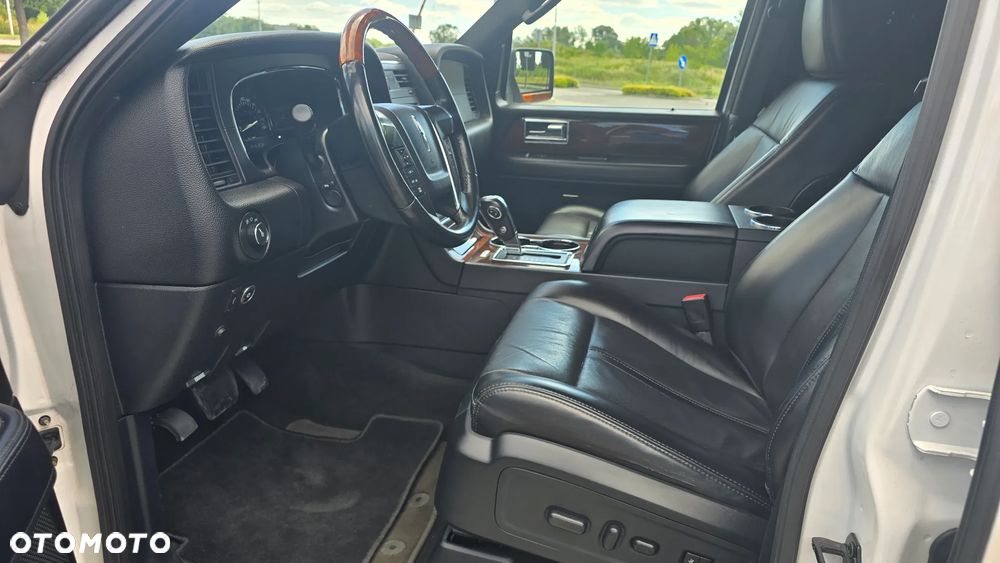 Lincoln Navigator - 13