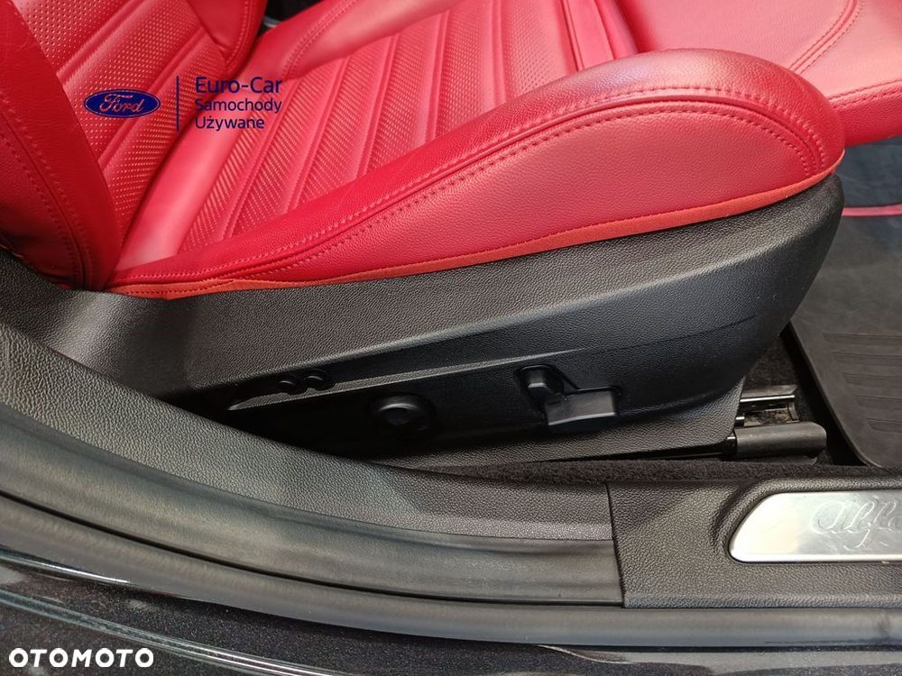 Alfa Romeo Giulia 2.0 Turbo Veloce Q4 - 33