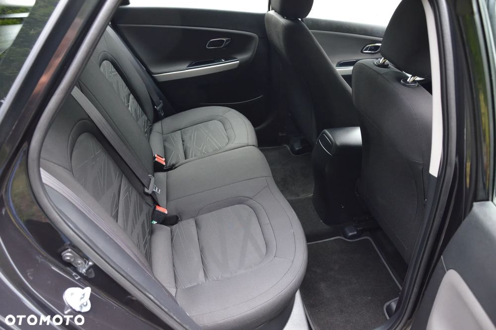 Kia Ceed - 37