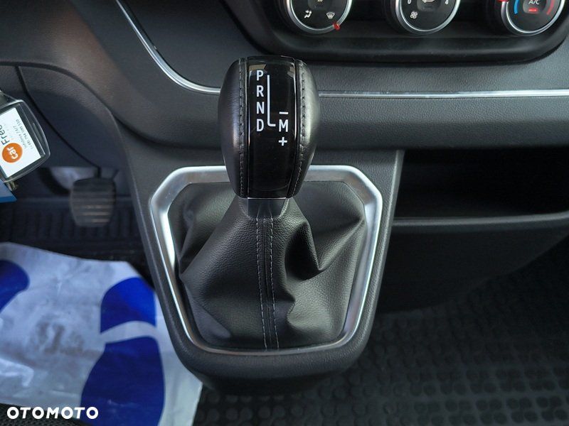 Renault Trafic - 25