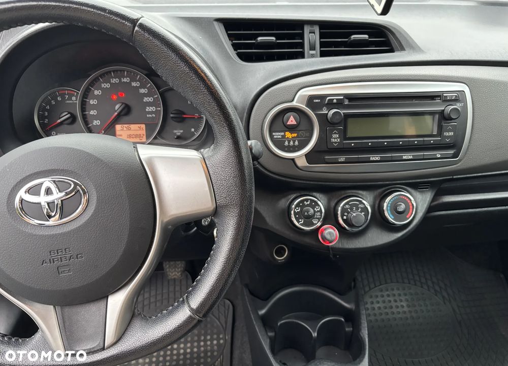 Toyota Yaris 1.0 Sol - 5