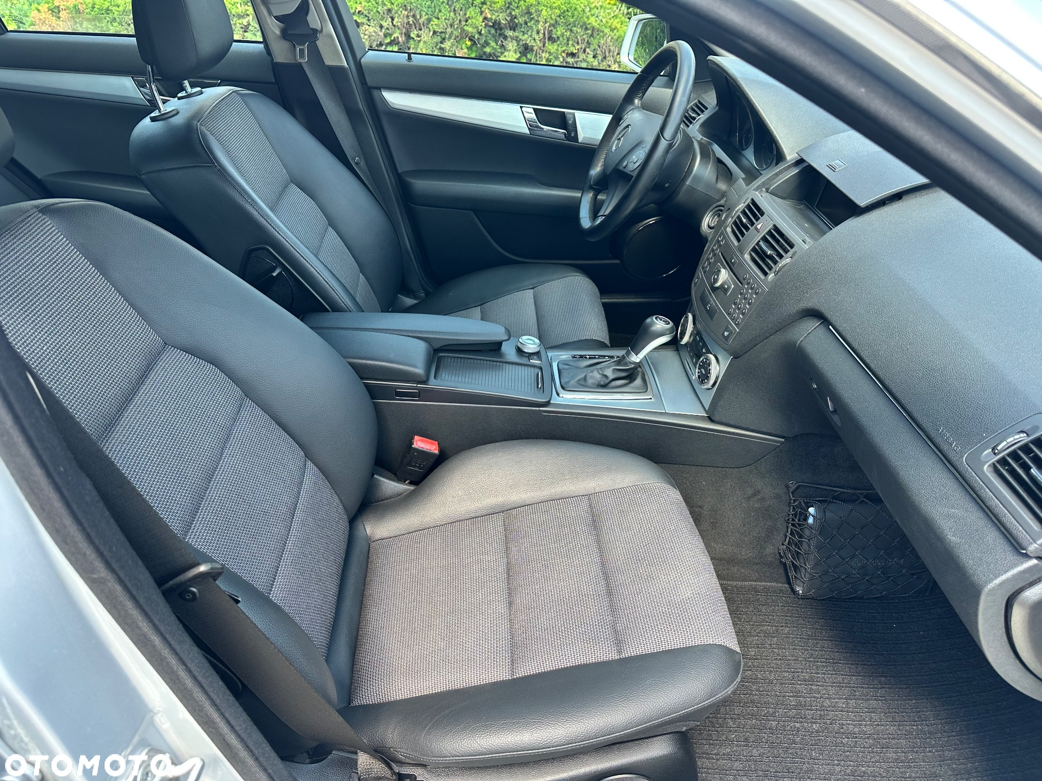 Mercedes-Benz Klasa C 180 T CGI Automatik BlueEFFICIENCY Avantgarde - 34