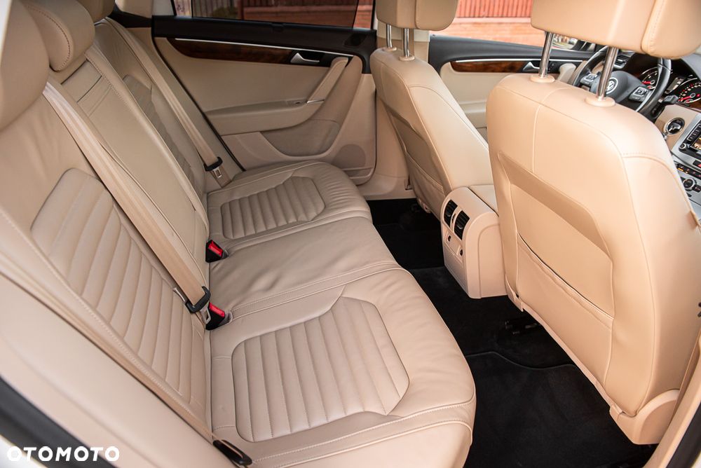 Volkswagen Passat Variant 1.4 TSI ACT (BlueMotion Technology) Highline - 35