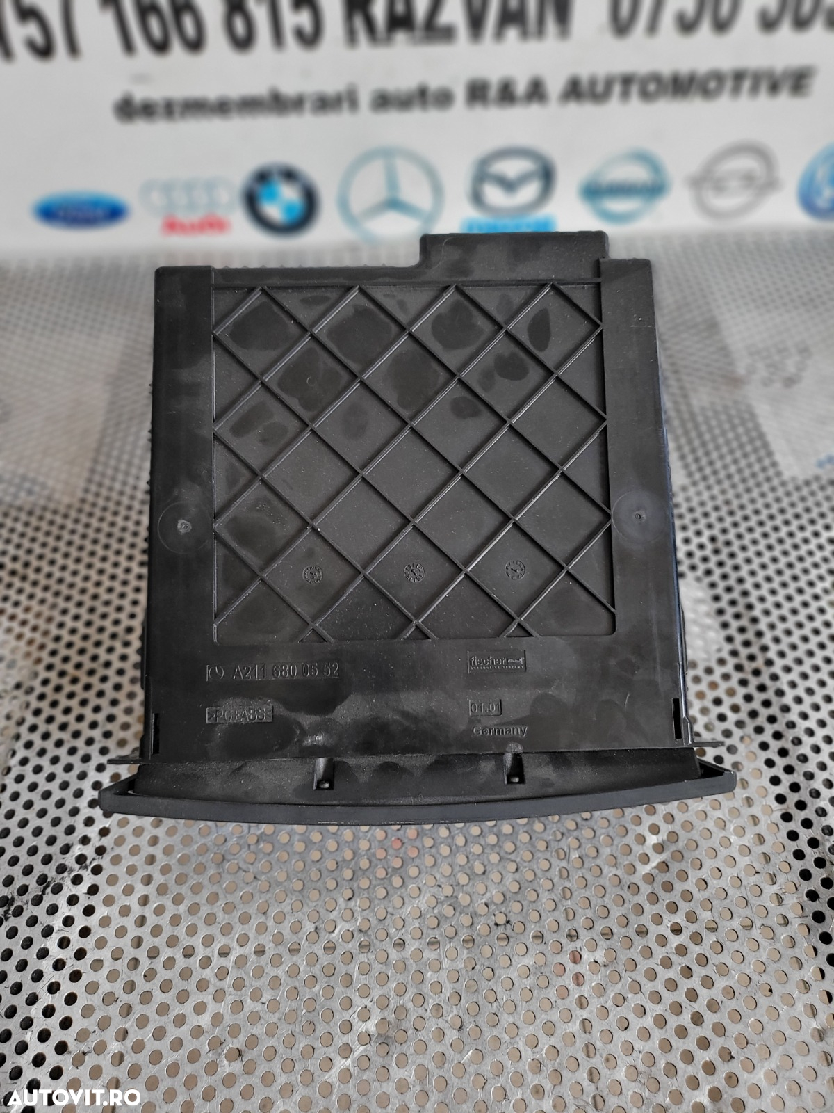 Modul Unitate Panou Butoane Magazie Cd Mercedes E Class W211 Cod A2116800552 Dezmembrez Mercedes E Class W211 2.7 Cdi Automat Cod Motor 612 Volan Stanga Xenon - 5