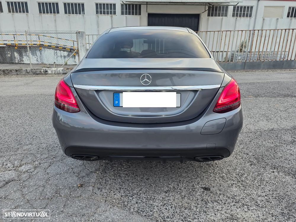 Mercedes-Benz C 300 de AMG Line - 12
