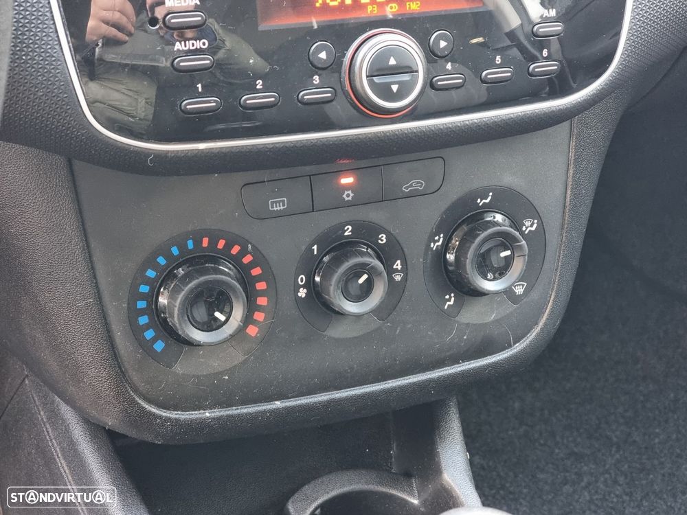 Fiat Punto 1.3 M-Jet Easy S&S - 10