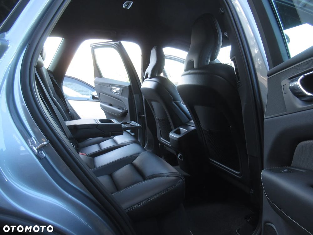 Volvo XC 60 T4 R-Design - 9